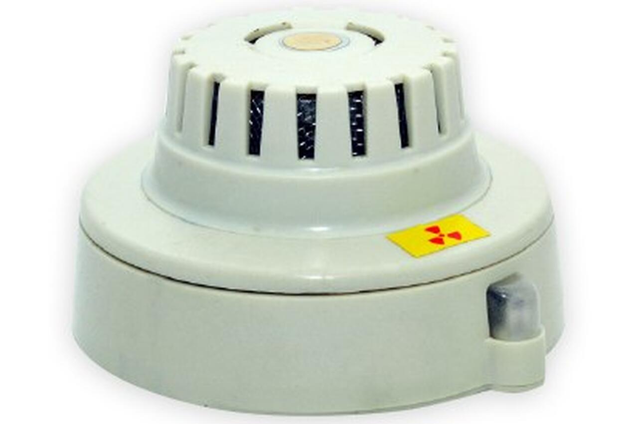 Rookmelder met radioactieve bron