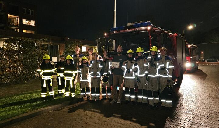 jeugdbrandweer met prijswinnaar